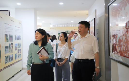 2022年6月9日上午，三亚市委常委、统战部部长潘国华一行来我馆进行参观交流178.png